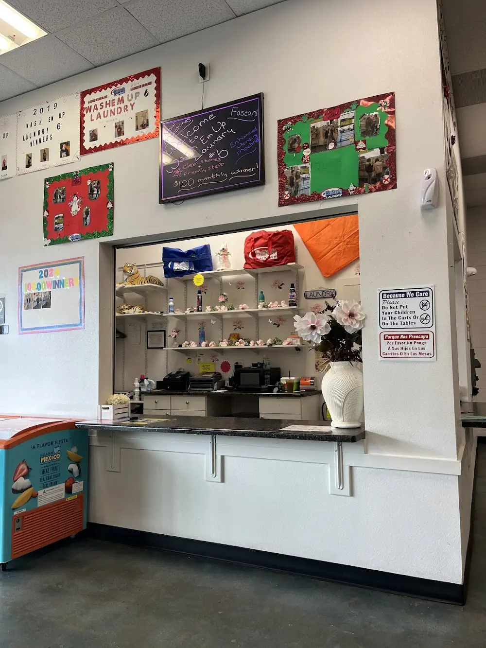 Wash'em Up Laundry #6 - Laundromat Aurora laundry equipment and customer amenities