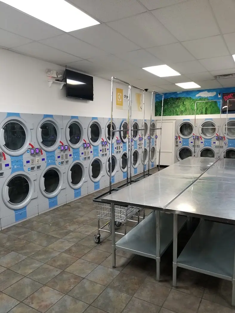 Wash'em Up Laundry #2 - Laundromat Denver laundry equipment and customer amenities